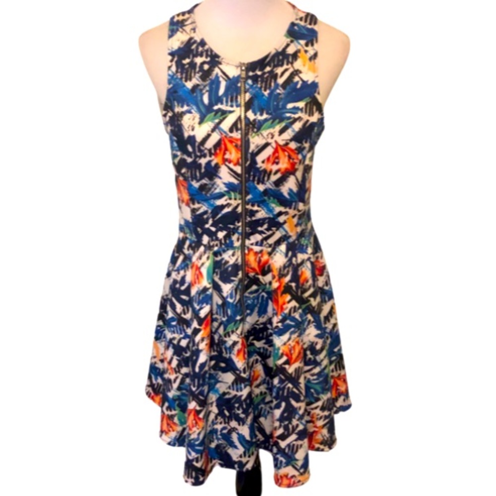 👇🏻$ Markdown to final price. Romeo+ Juliet Couture fit and flare zipper dress